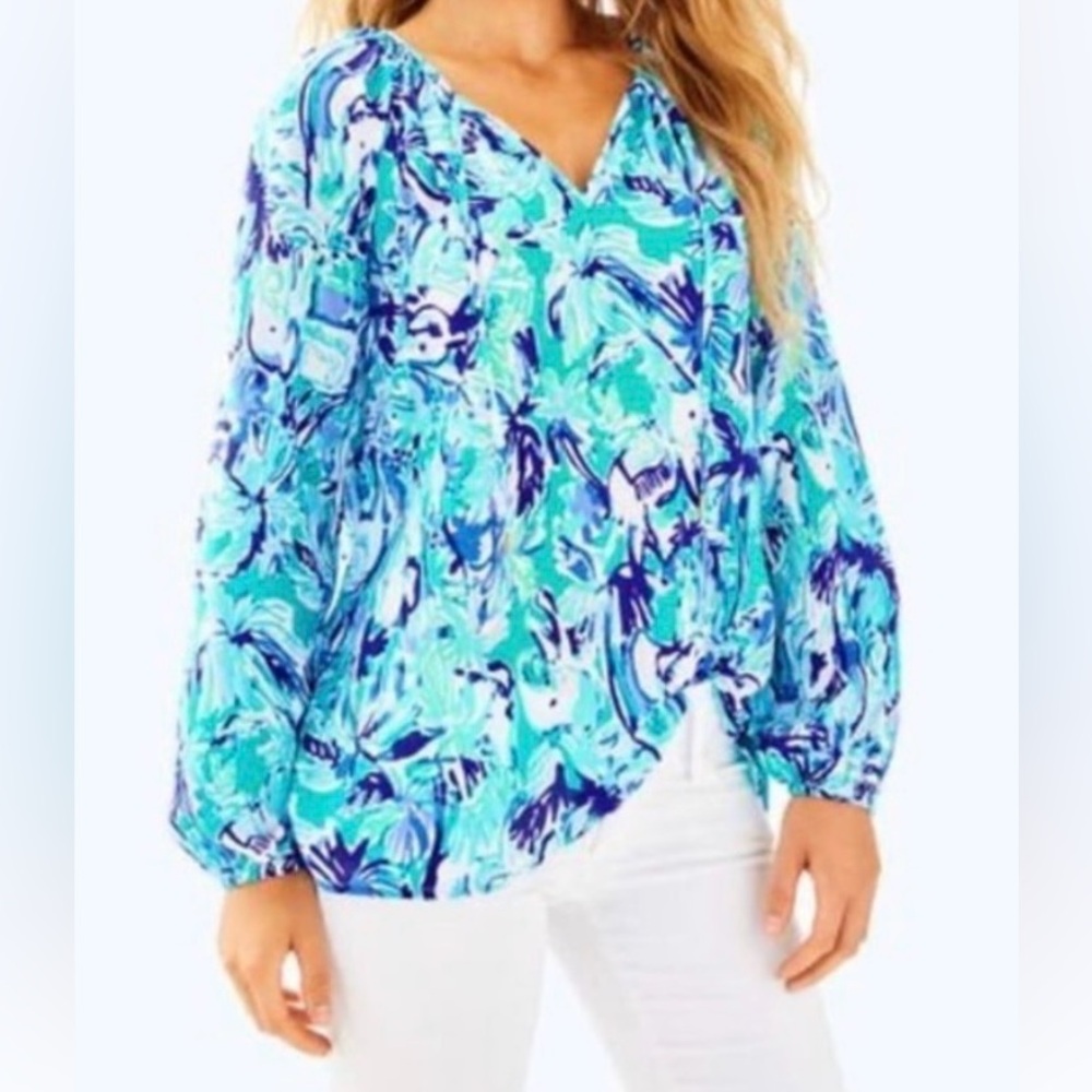 LILLY PULITZER WILLA TOP in “TROPICAL TURQUOISE ELEPHANT APPEAL” Sz M
•LIKE NEW